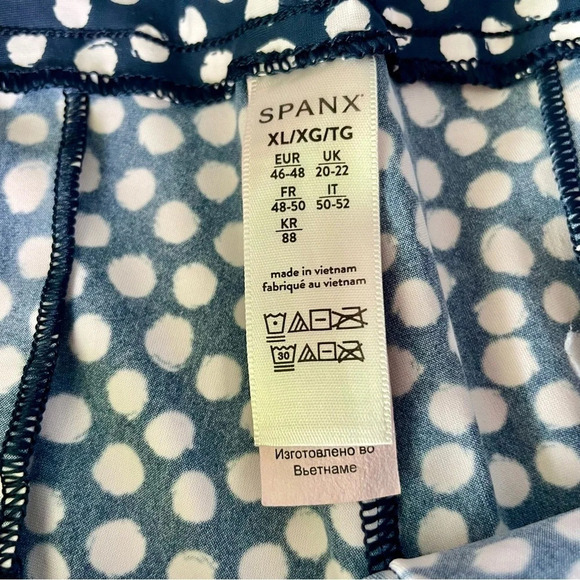Spanx Navy Painted Polka Dot Sunshine 6" Shorts size extra large - Picture 5 of 12